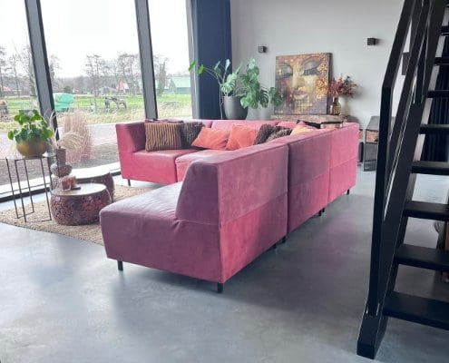 Zithoek met woonbeton in nieuwbouw woning hilvarenbeek