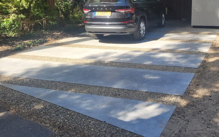 Beton met verlijmd grind als sterke oprit